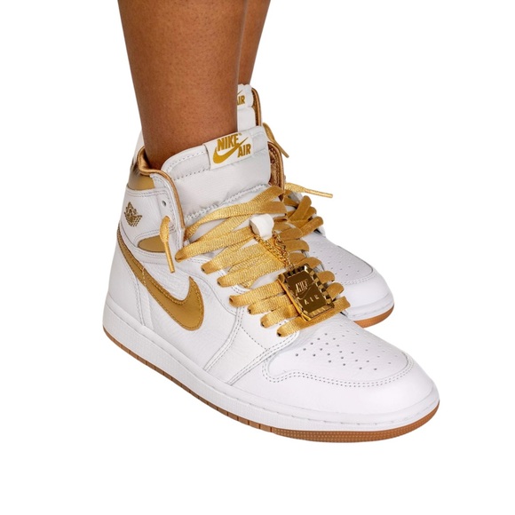 NEW Air Jordan 1 Retro Hi OG Women’s Basketball Sneakers size 10 White and Gold - Picture 14 of 15